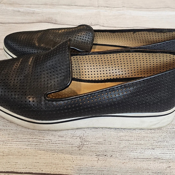 Franco Sarto Size 9 black almond toe Perforated comfortable Slip On - Picture 10 of 10